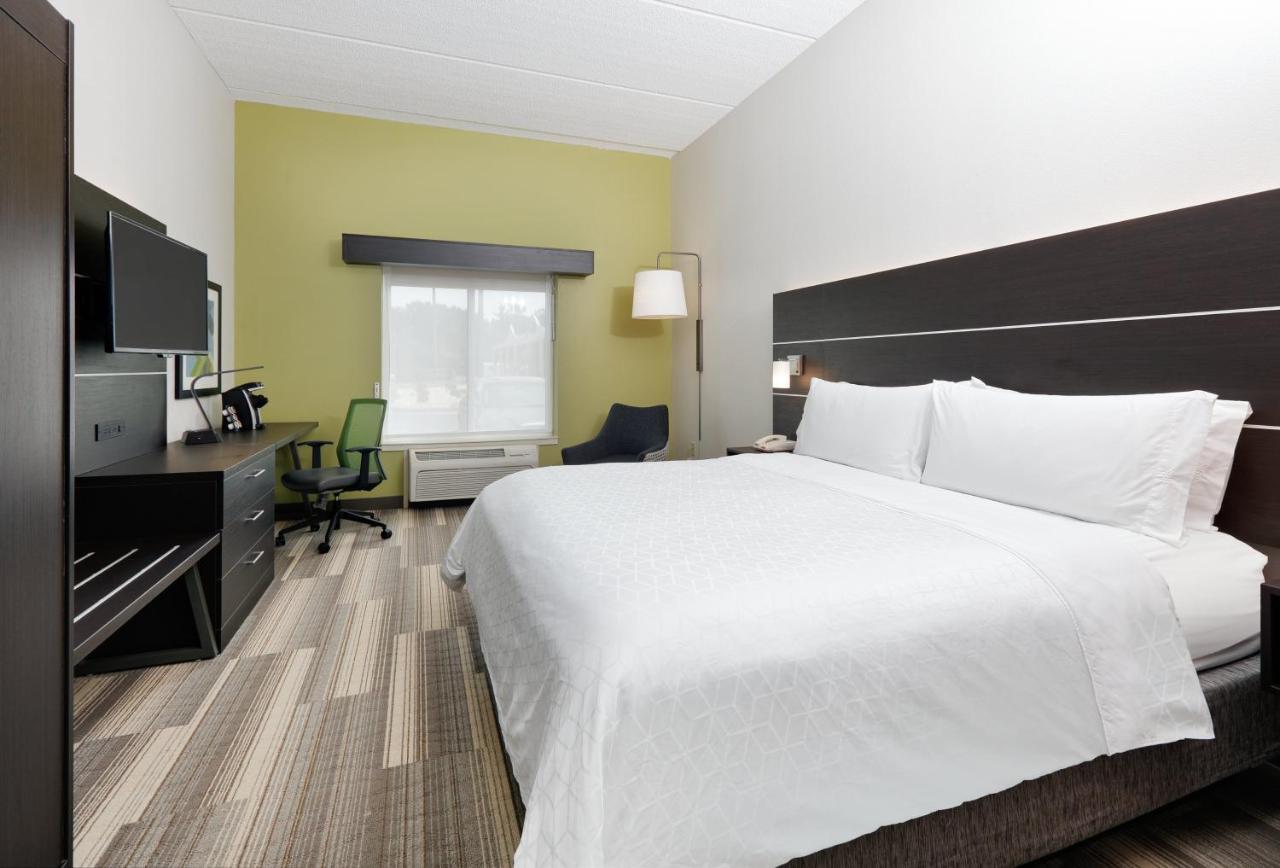 Holiday Inn Express Hotel & Suites Dublin By Ihg Exterior photo